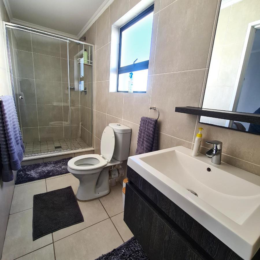 Apartment 1b - Golden Pearl Of Parklands Cape Town