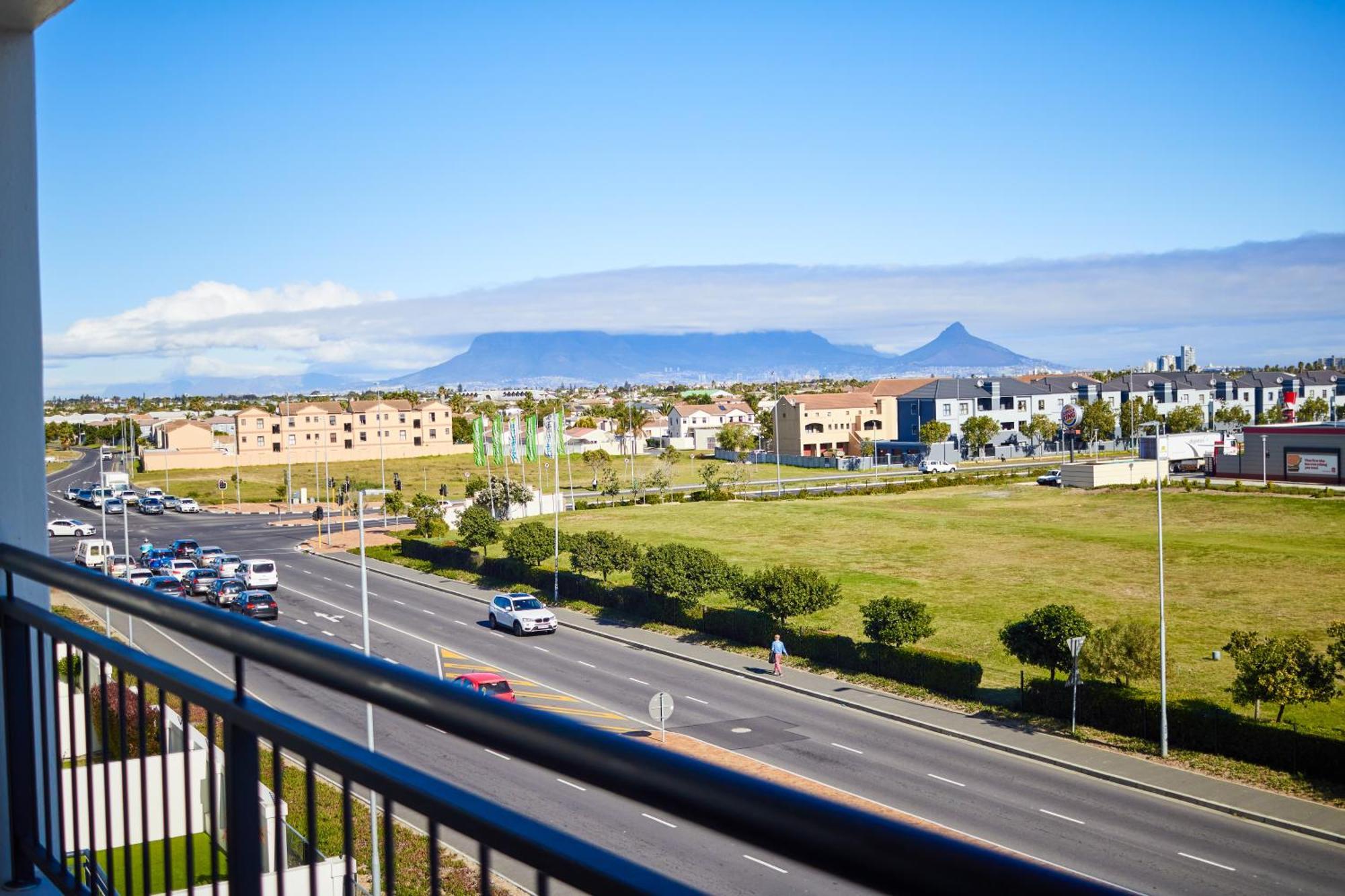 1b - Golden Pearl Of Parklands Apartment Cape Town